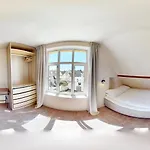 Guest house - Bedroom With Private Bathroom 3*