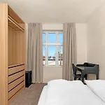- Bedroom With Private Bathroom 3*